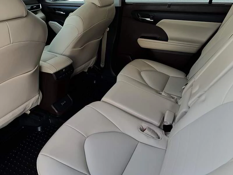 Toyota Highlander, снимка 15 - Автомобили и джипове - 54564762