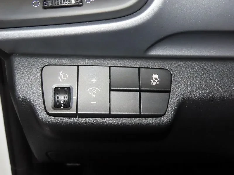 Kia Stonic 1.4 DELUXE, снимка 13 - Автомобили и джипове - 54999627