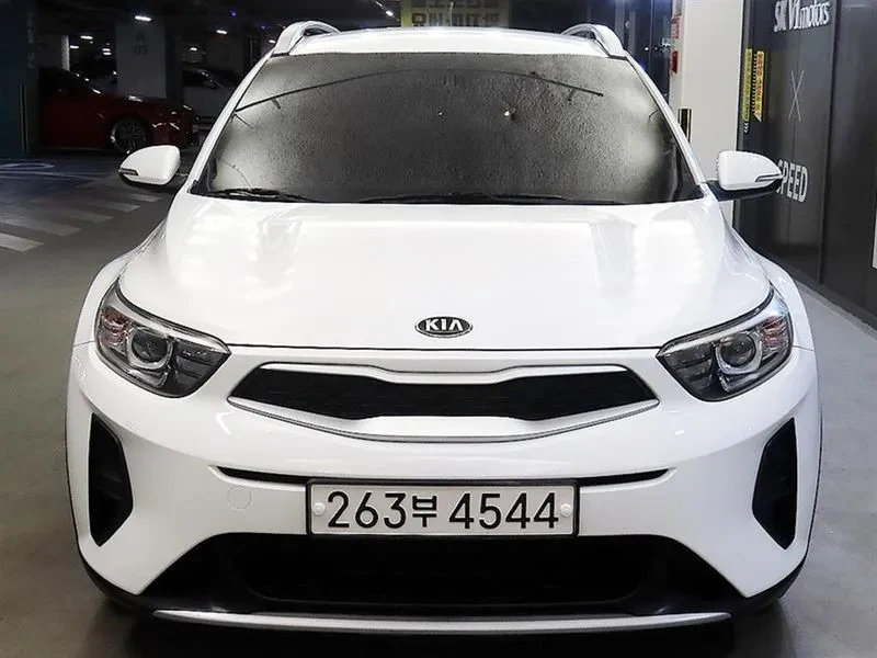 Kia Stonic 1.4 DELUXE, снимка 3 - Автомобили и джипове - 54999627