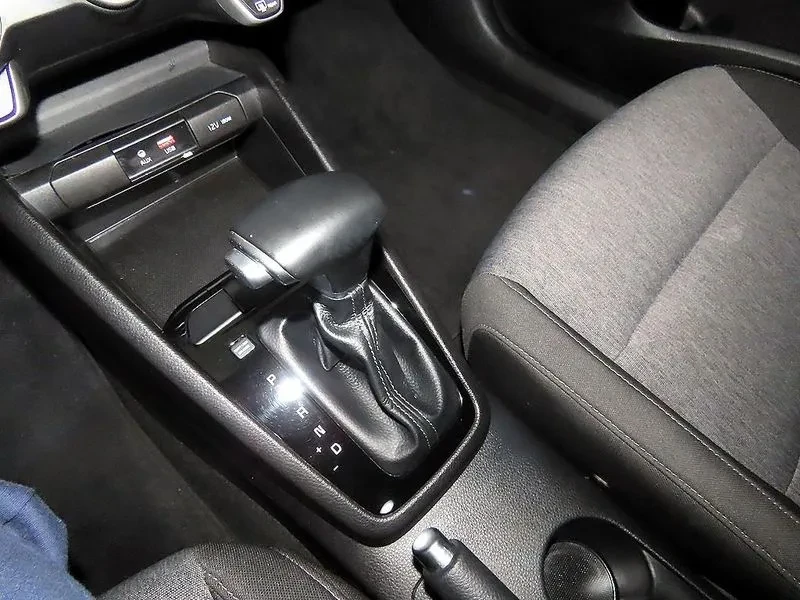 Kia Stonic 1.4 DELUXE, снимка 9 - Автомобили и джипове - 54999627