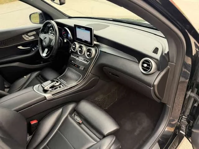 Mercedes-Benz GLC 300 * CARFAX * 360 КАМЕРА * СЛЕДЕНЕ НА ЛЕНТИ * ПАНО, снимка 12 - Автомобили и джипове - 55483408