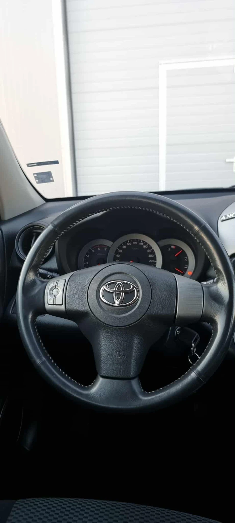 Toyota Rav4 4200 ЛВ ПЪРВОНАЧАЛНА ВНОСКА / ОБСЛУЖЕН ОТ А ДО Я  - изображение 9