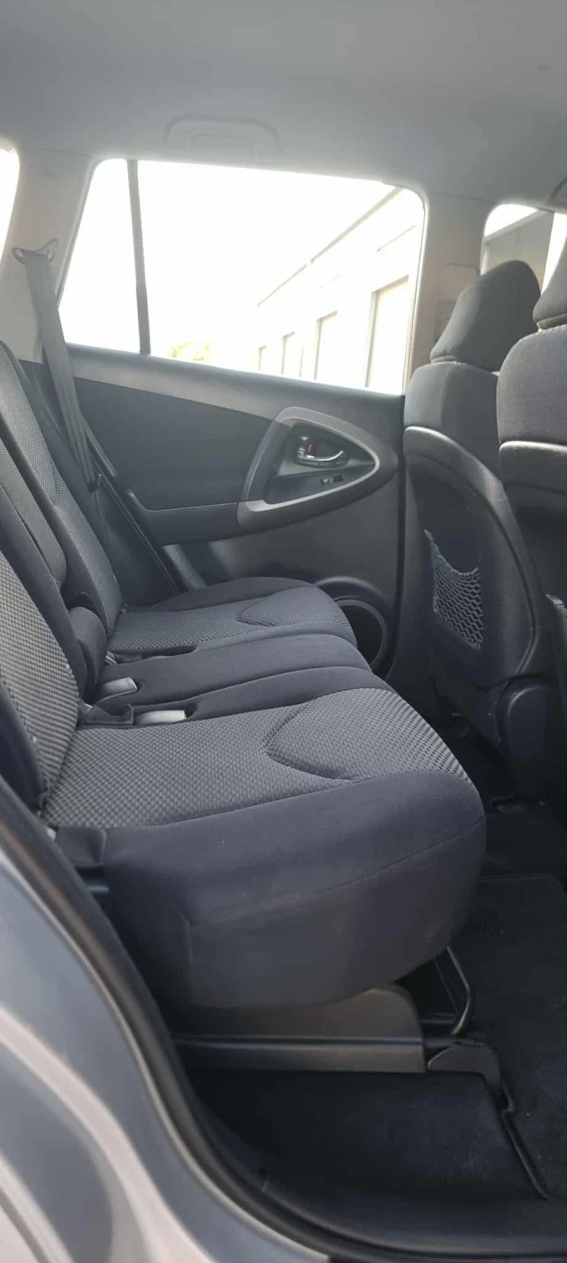 Toyota Rav4 4200 ЛВ ПЪРВОНАЧАЛНА ВНОСКА / ОБСЛУЖЕН ОТ А ДО Я  | Mobile.bg — изображение 15