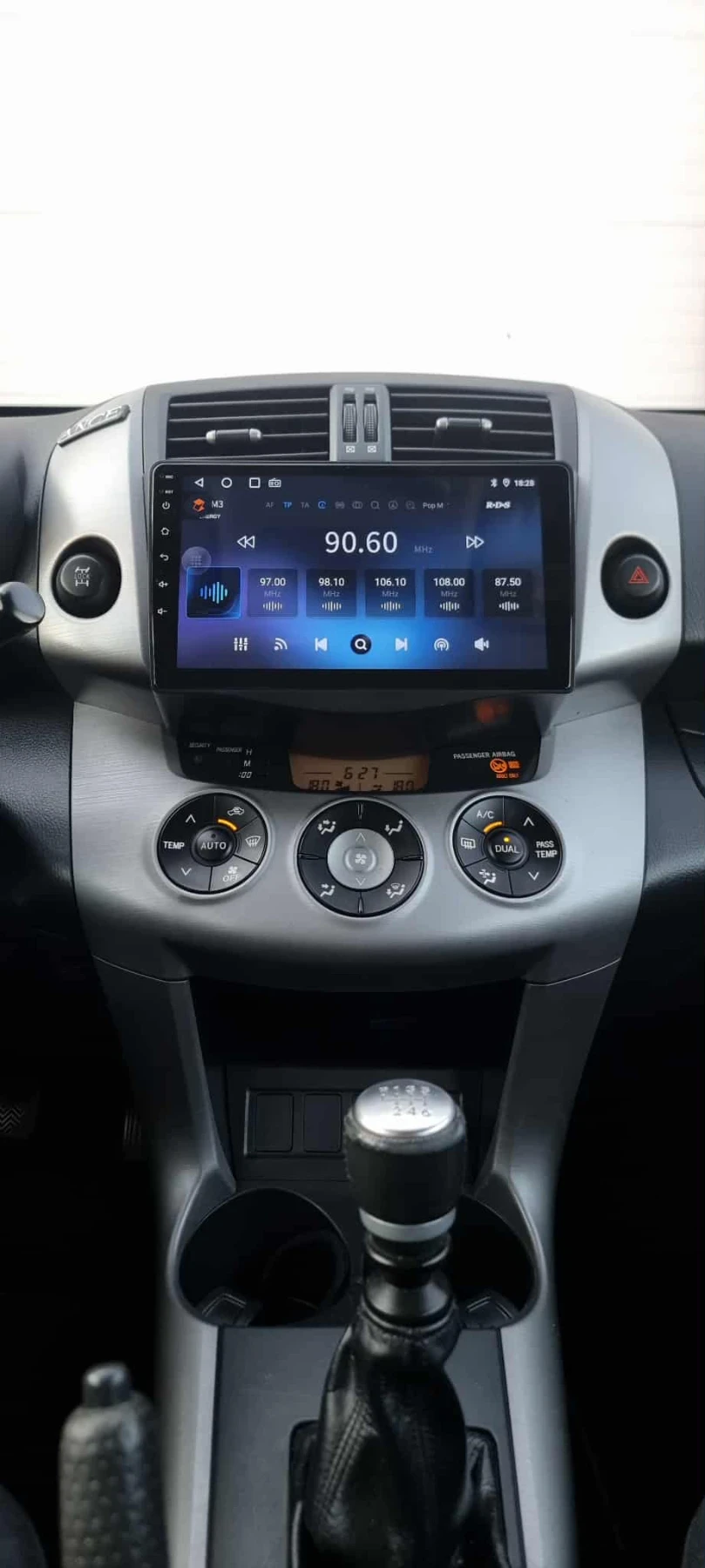 Toyota Rav4 4200 ЛВ ПЪРВОНАЧАЛНА ВНОСКА / ОБСЛУЖЕН ОТ А ДО Я  | Mobile.bg — изображение 11