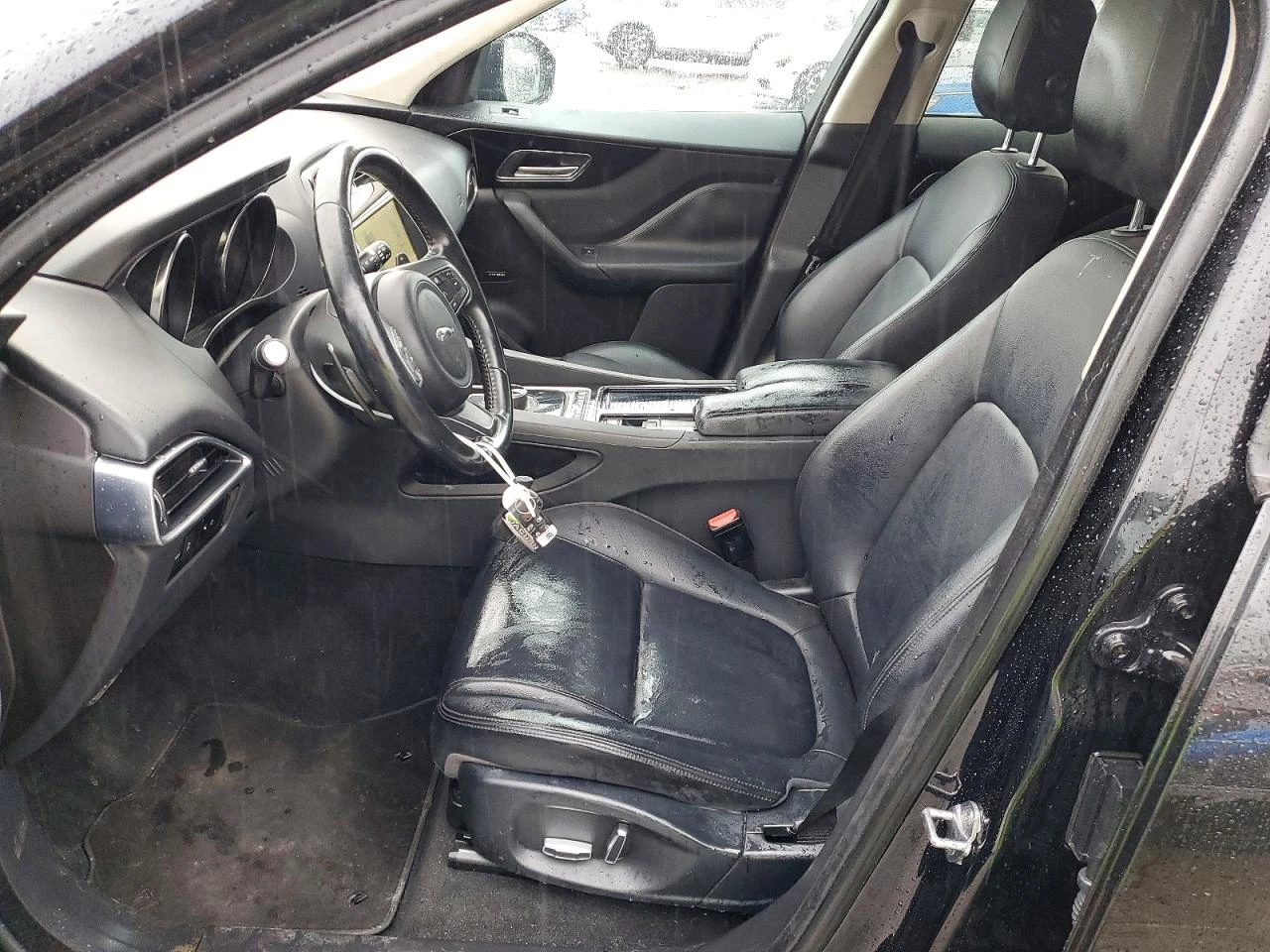 Jaguar F-PACE 2.0l Premium, снимка 7 - Автомобили и джипове - 54226379