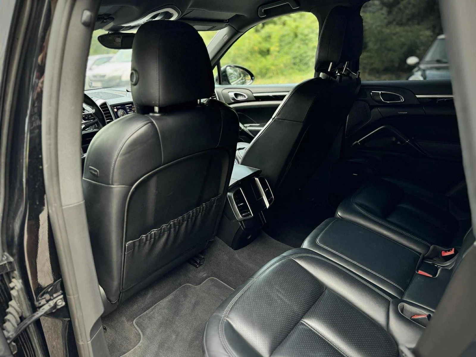 Porsche Cayenne 4.2 TDI, снимка 16 - Автомобили и джипове - 55350529