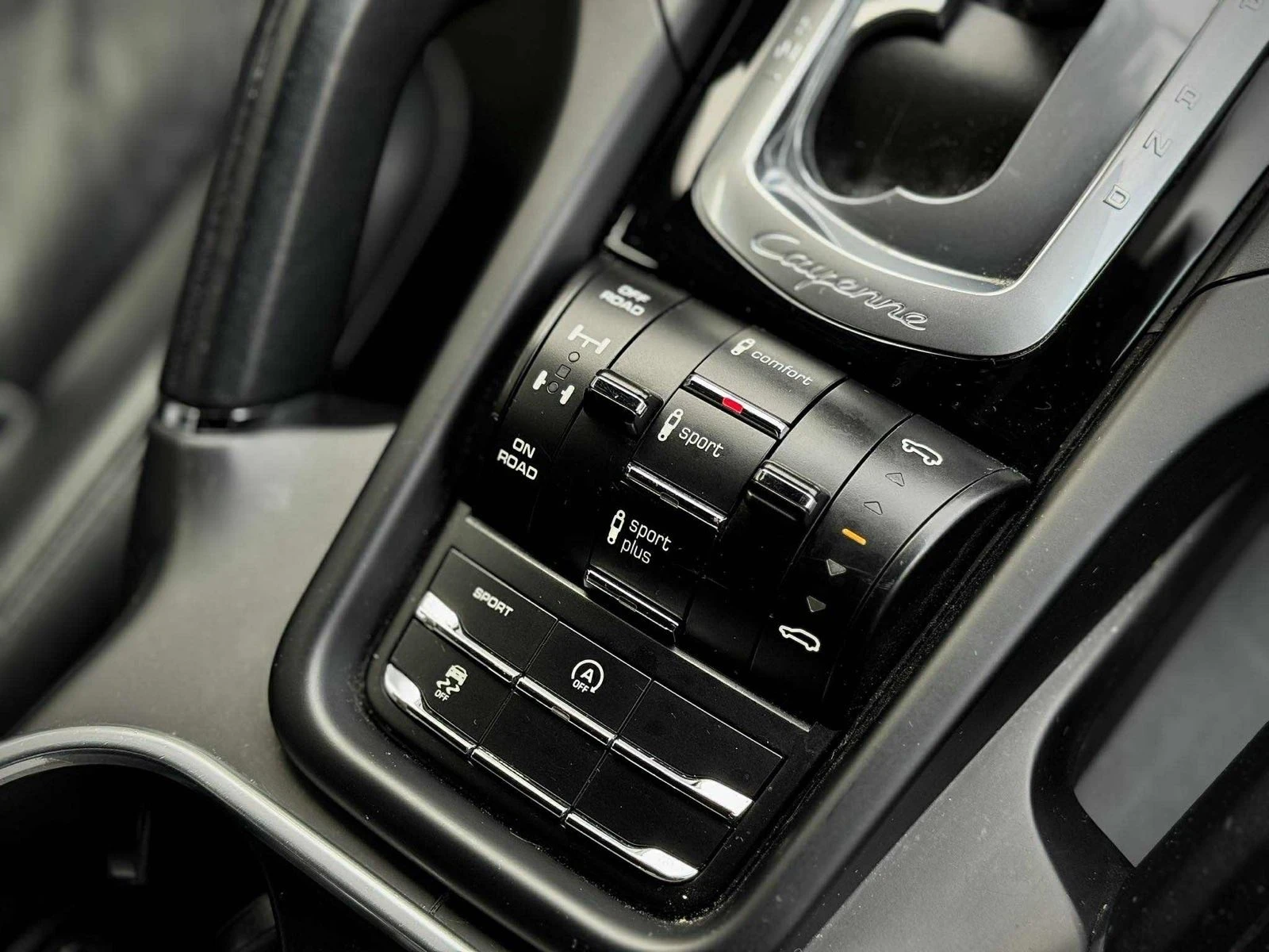 Porsche Cayenne 4.2 TDI, снимка 14 - Автомобили и джипове - 55350529