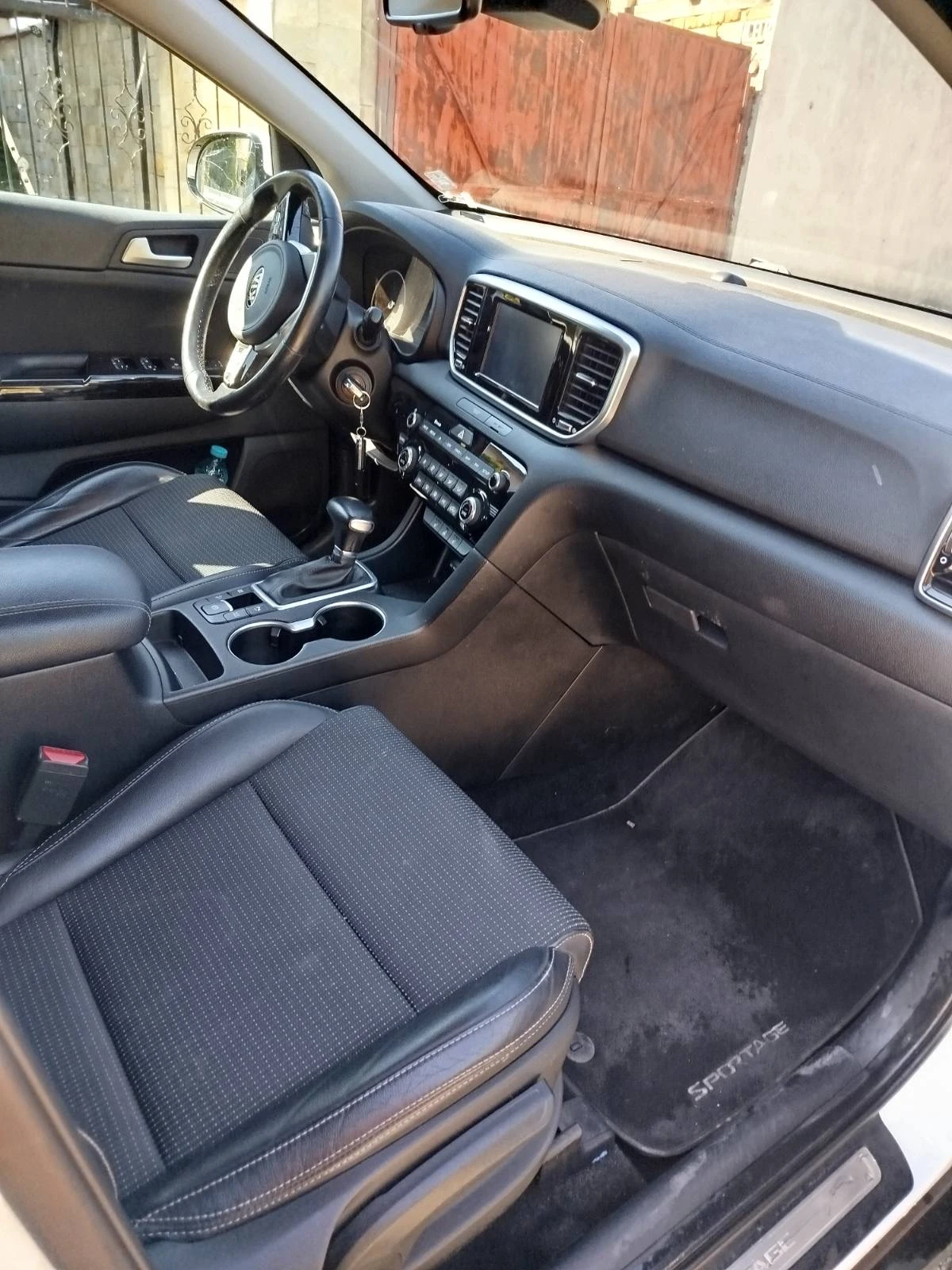 Kia Sportage, снимка 8 - Автомобили и джипове - 55386943