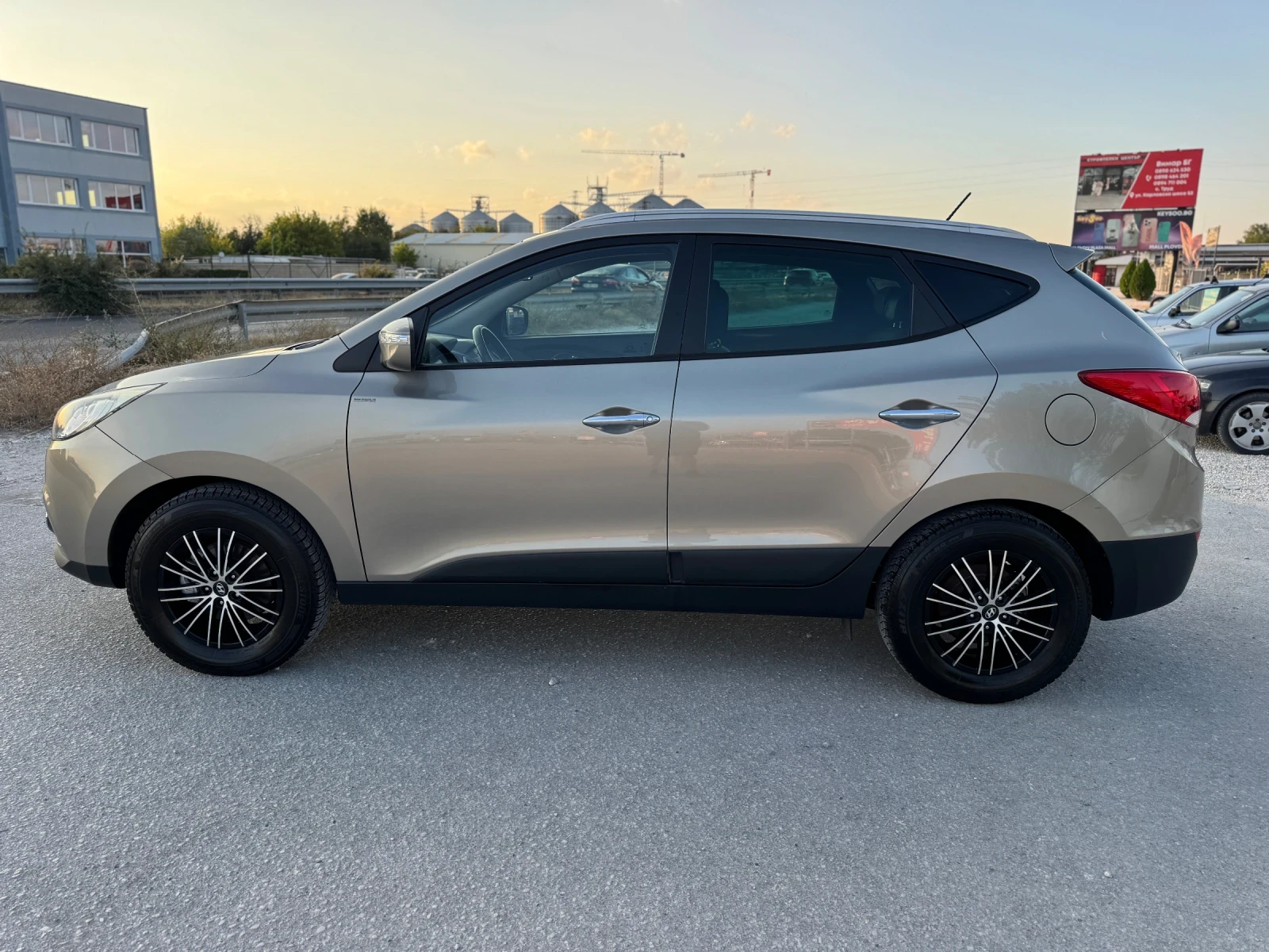 Hyundai IX35 2.0CRDI 4X4 SWISS, снимка 3 - Автомобили и джипове - 55886959