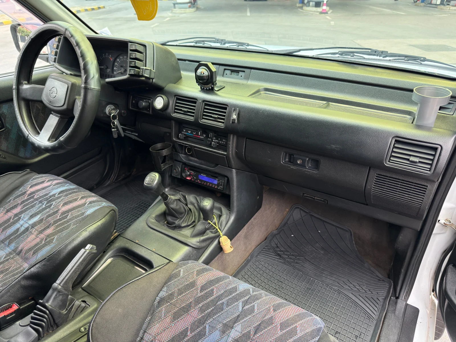 Opel Frontera 2.0i 4x4/Бързи-Бавни/Климатик, снимка 13 - Автомобили и джипове - 56049406