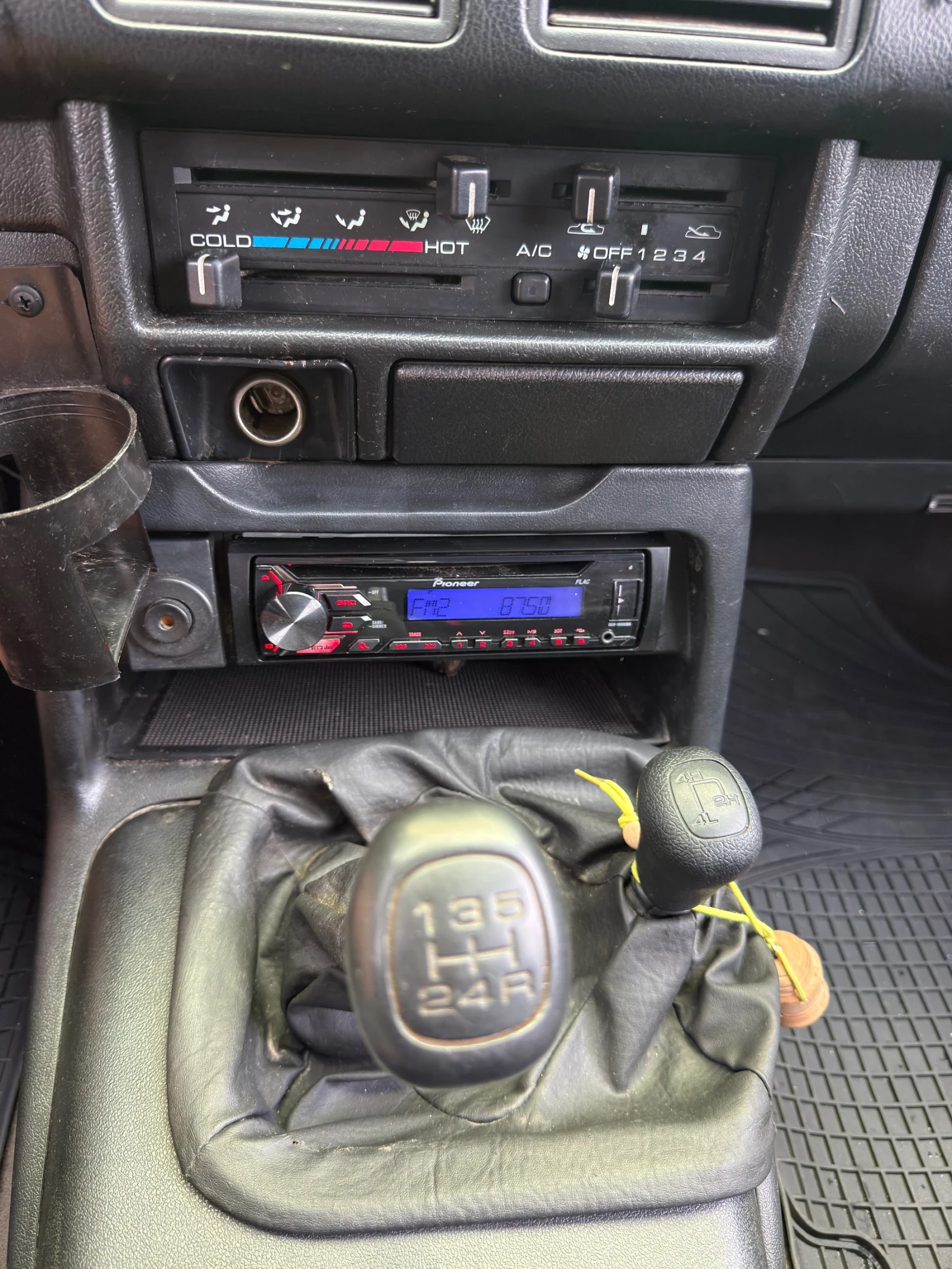 Opel Frontera 2.0i 4x4/Бързи-Бавни/Климатик, снимка 17 - Автомобили и джипове - 56049406