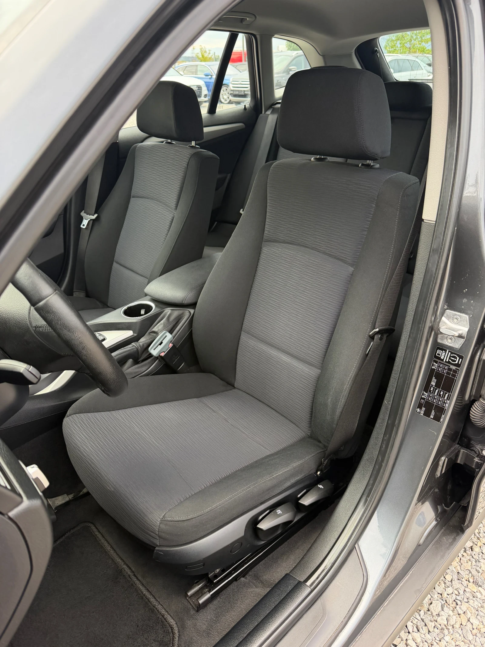 BMW X1 1.8D 143к.с * Автоматик* * Навигация* , снимка 13 - Автомобили и джипове - 56265568