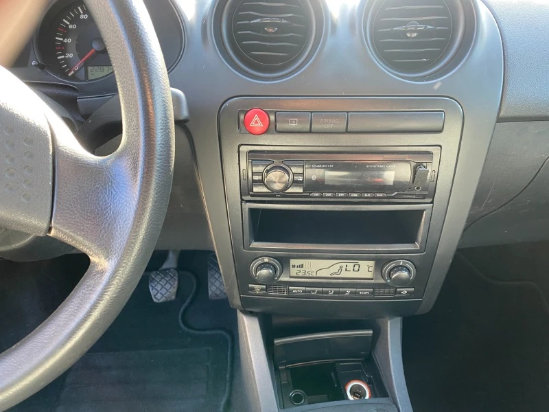 Seat Ibiza 1.2i 64к.с, снимка 11 - Автомобили и джипове - 46274705