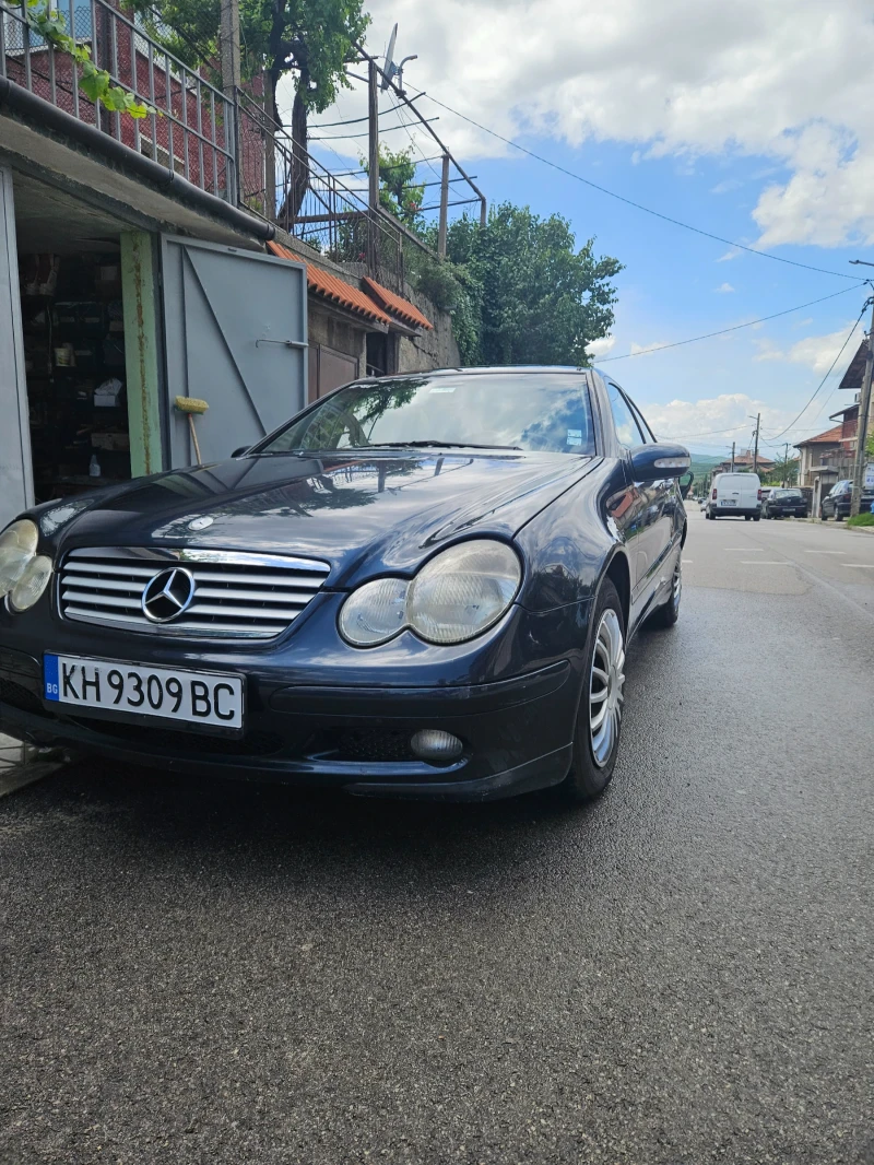 Mercedes-Benz C 220 Купе, снимка 1 - Автомобили и джипове - 47399231