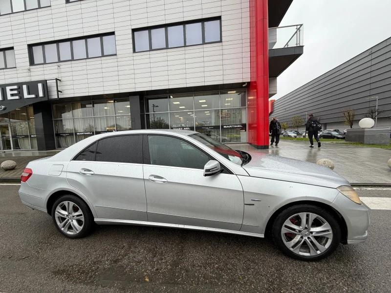 Mercedes-Benz E 220 2012год* 170кс* Кожа* Нави, снимка 2 - Автомобили и джипове - 52469587