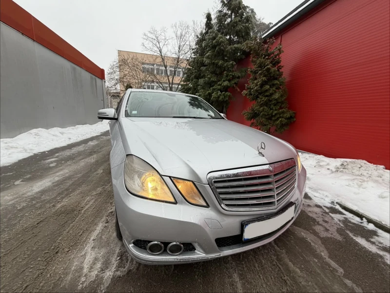 Mercedes-Benz E 220 2012год* 170кс* Кожа* Нави, снимка 3 - Автомобили и джипове - 52469587