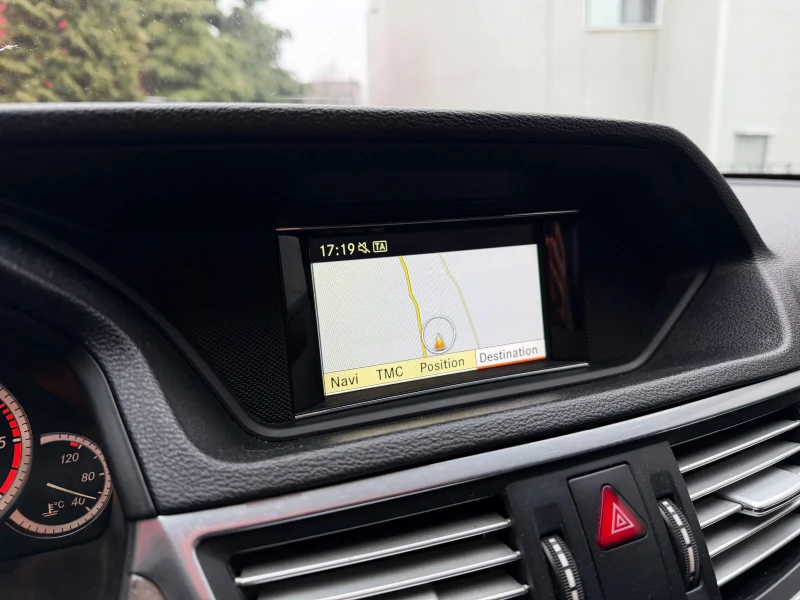 Mercedes-Benz E 220 2012год* 170кс* Кожа* Нави, снимка 14 - Автомобили и джипове - 52469587