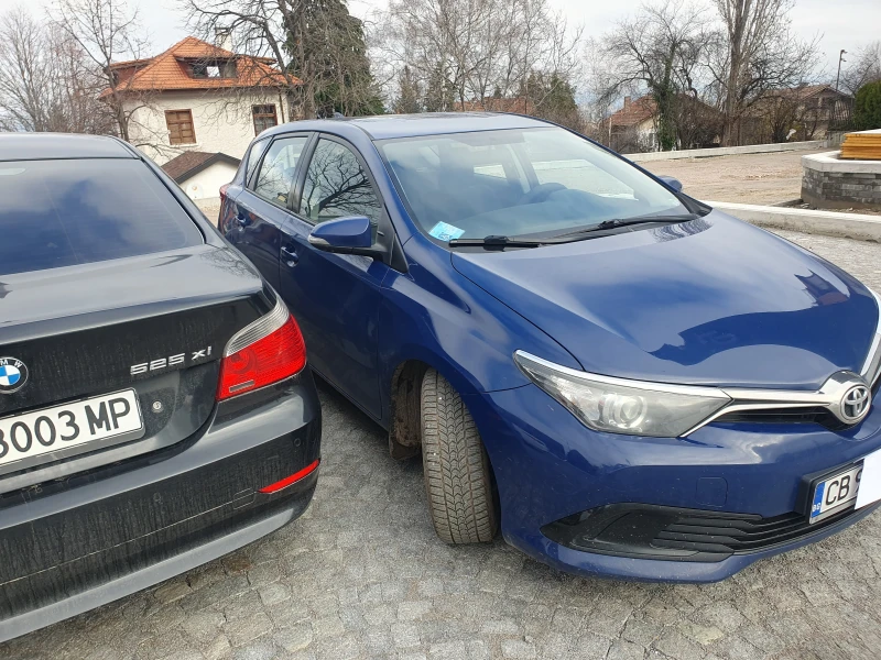 Toyota Auris, снимка 4 - Автомобили и джипове - 52704762