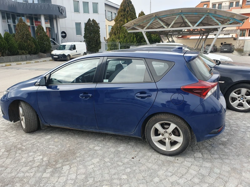 Toyota Auris, снимка 3 - Автомобили и джипове - 52704762