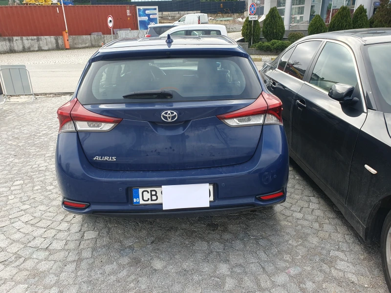 Toyota Auris, снимка 2 - Автомобили и джипове - 52704762