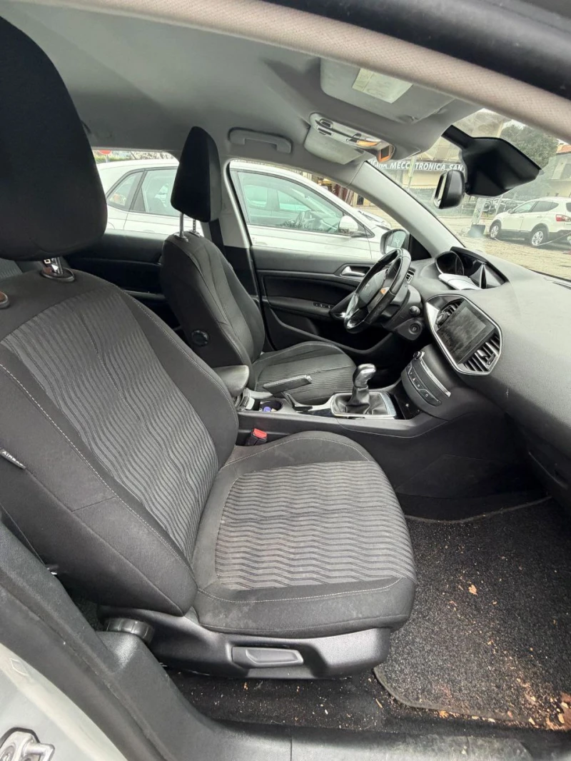 Peugeot 308 1.6 HDI 187000км 100% реален пробег!!!, снимка 12 - Автомобили и джипове - 53237216