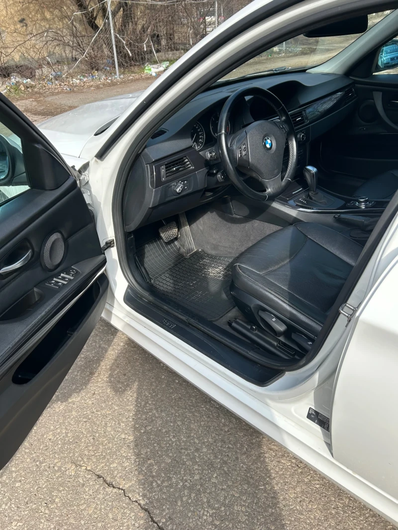 BMW 320, снимка 13 - Автомобили и джипове - 53293420