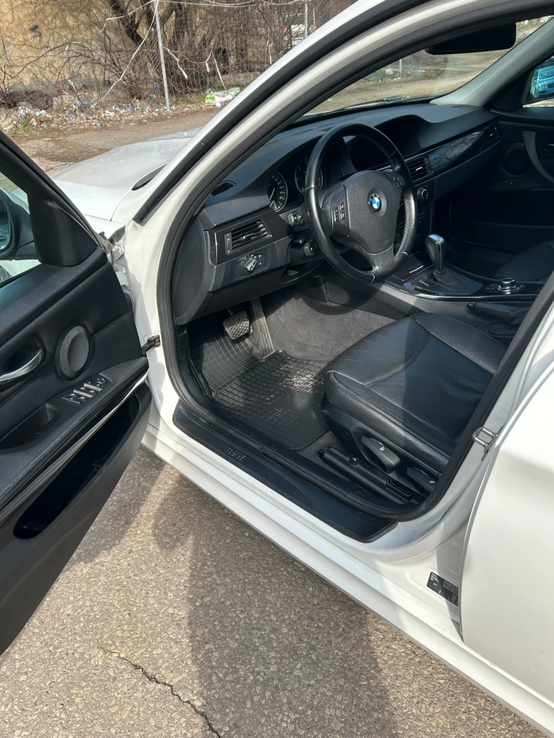 BMW 320, снимка 12 - Автомобили и джипове - 53293420