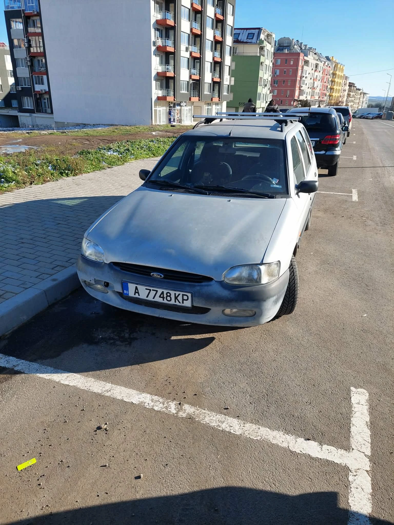Ford Escort 1.6I, снимка 1