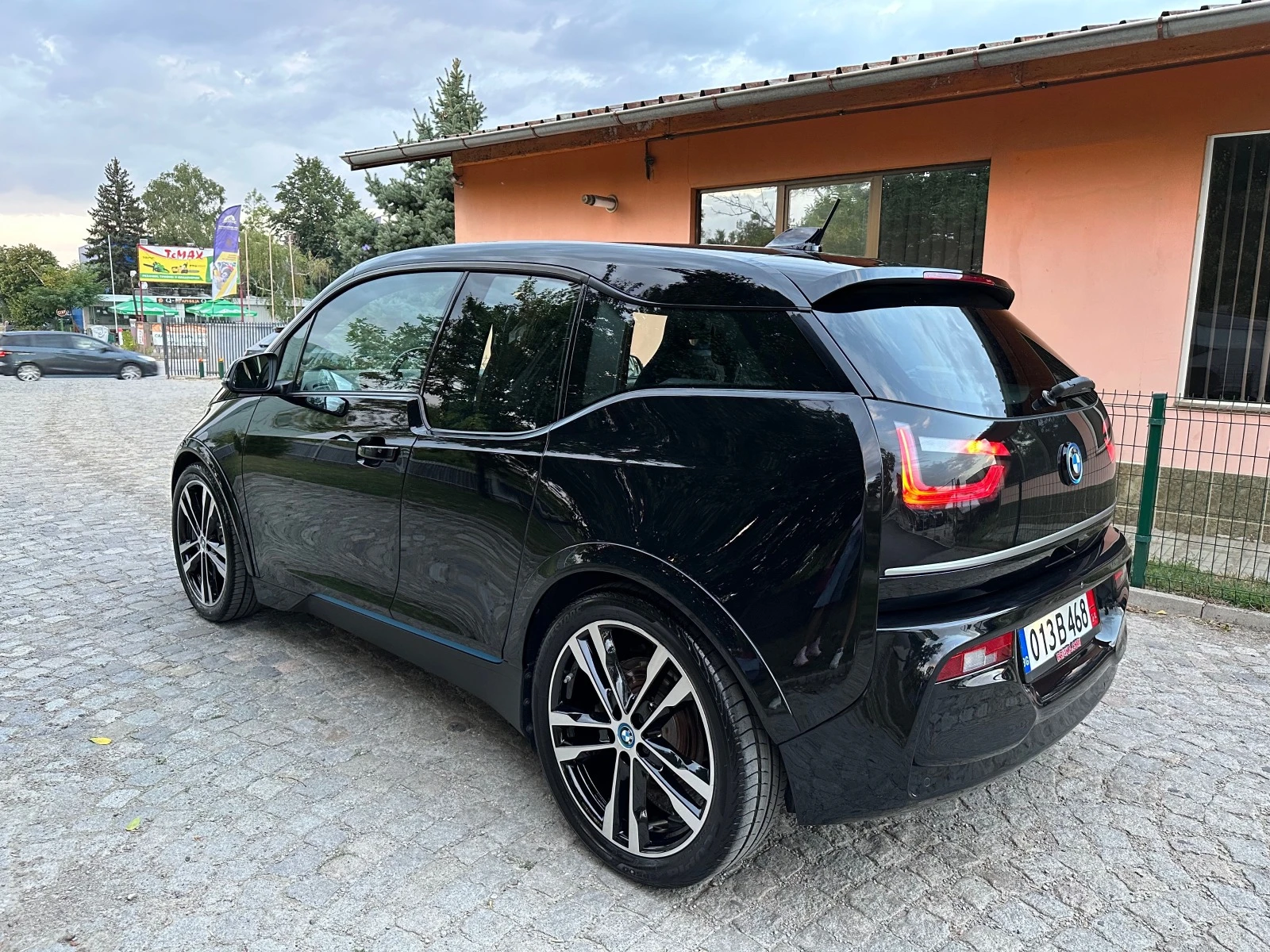 BMW i3 S 120Ah, Heatpump, Adapt.LED, Comfort, Гаранционен - изображение 3