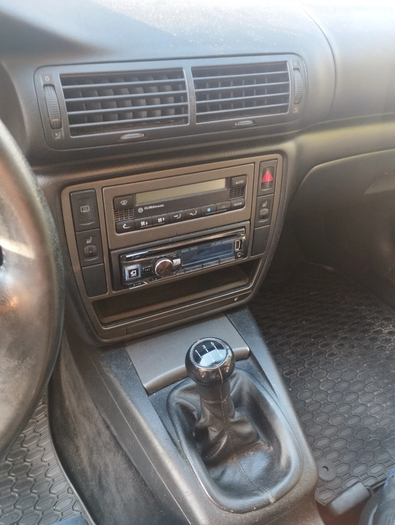 VW Passat  - изображение 9