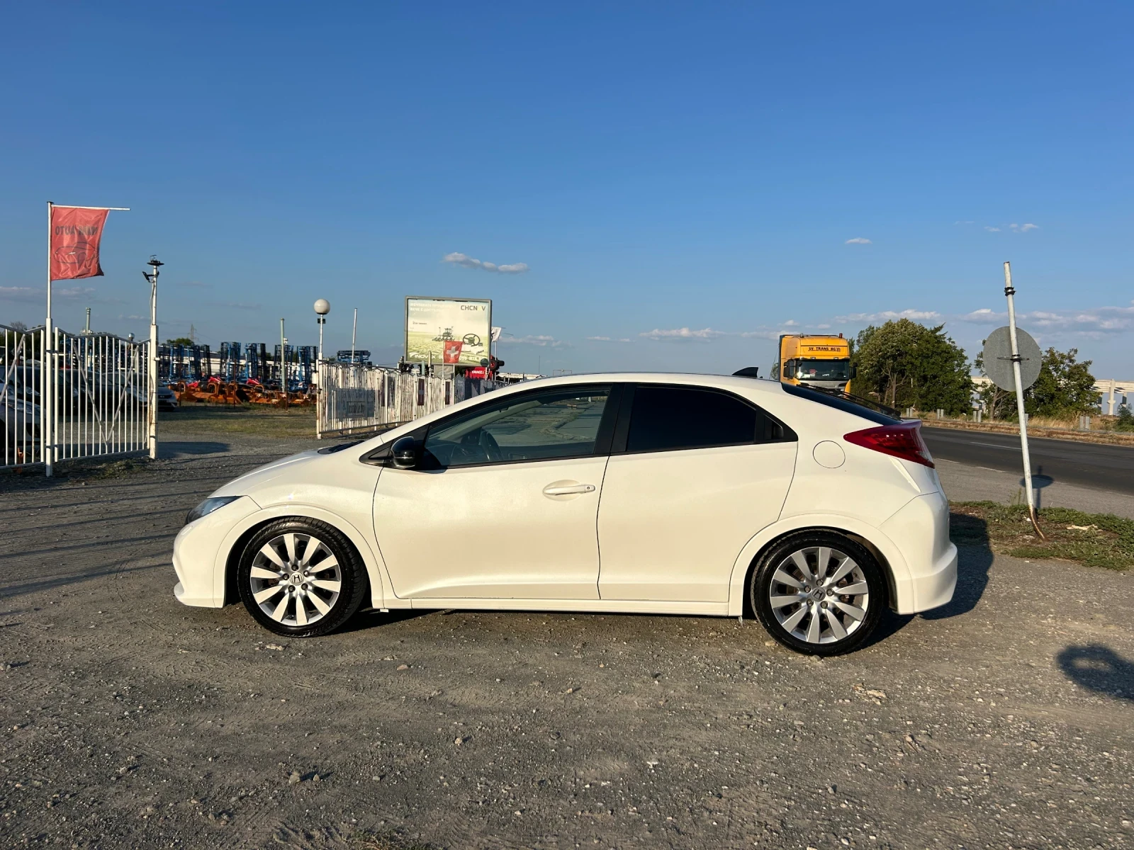 Honda Civic 1.6 - 120 к.с / EXECUTIVE / ЗАДНА КАМЕРА / НАВИ  - изображение 8
