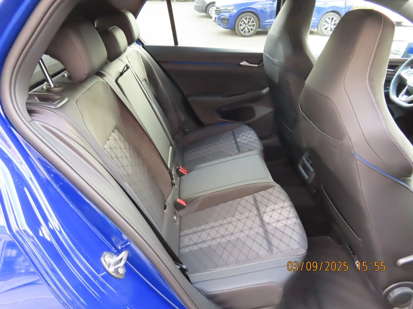 VW Golf 8 R-Line Plus 1.5 eTSI OPF DSG - изображение 8