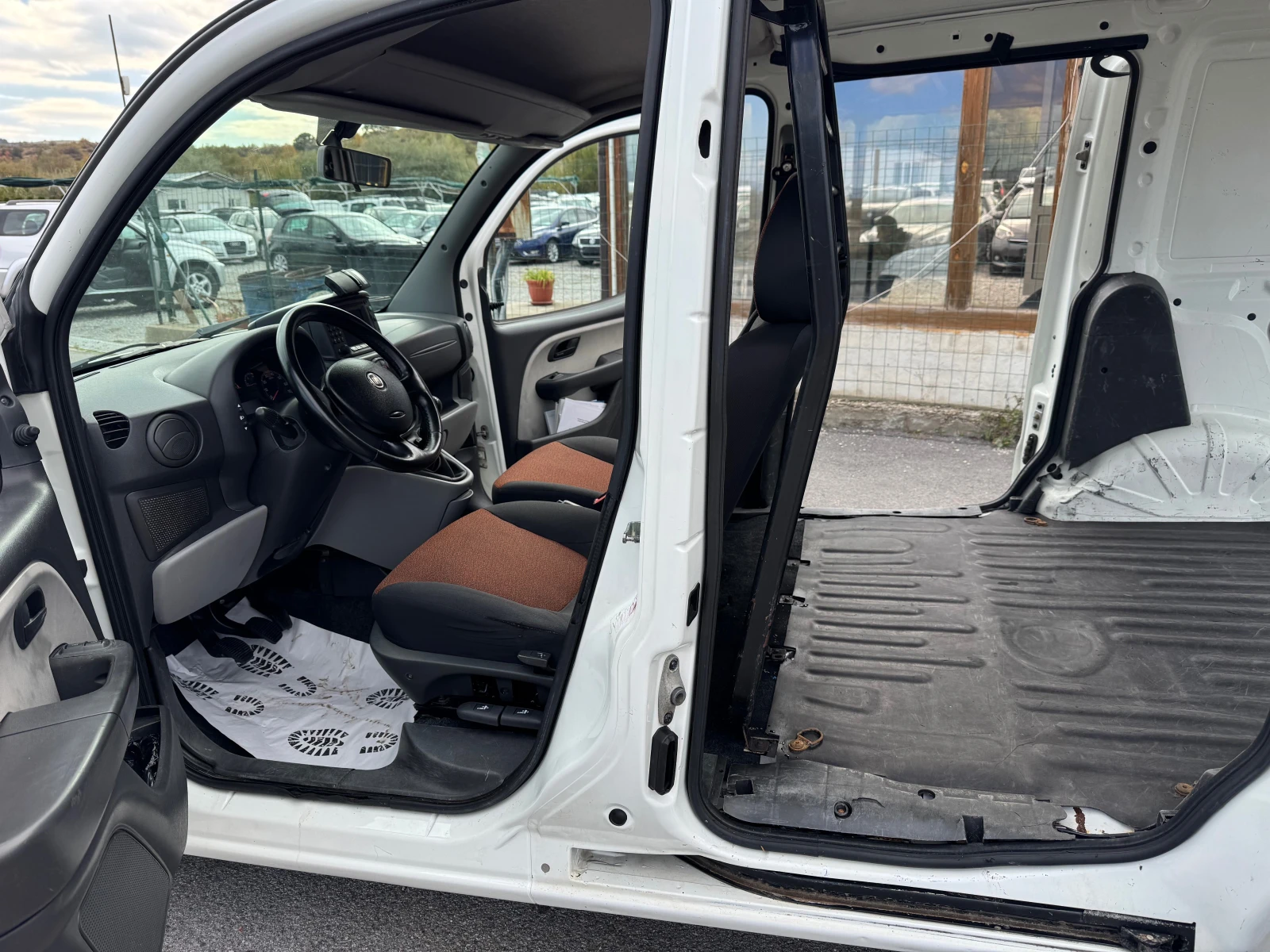 Fiat Doblo 1.9JTD-Navi 2странични вратии - изображение 8