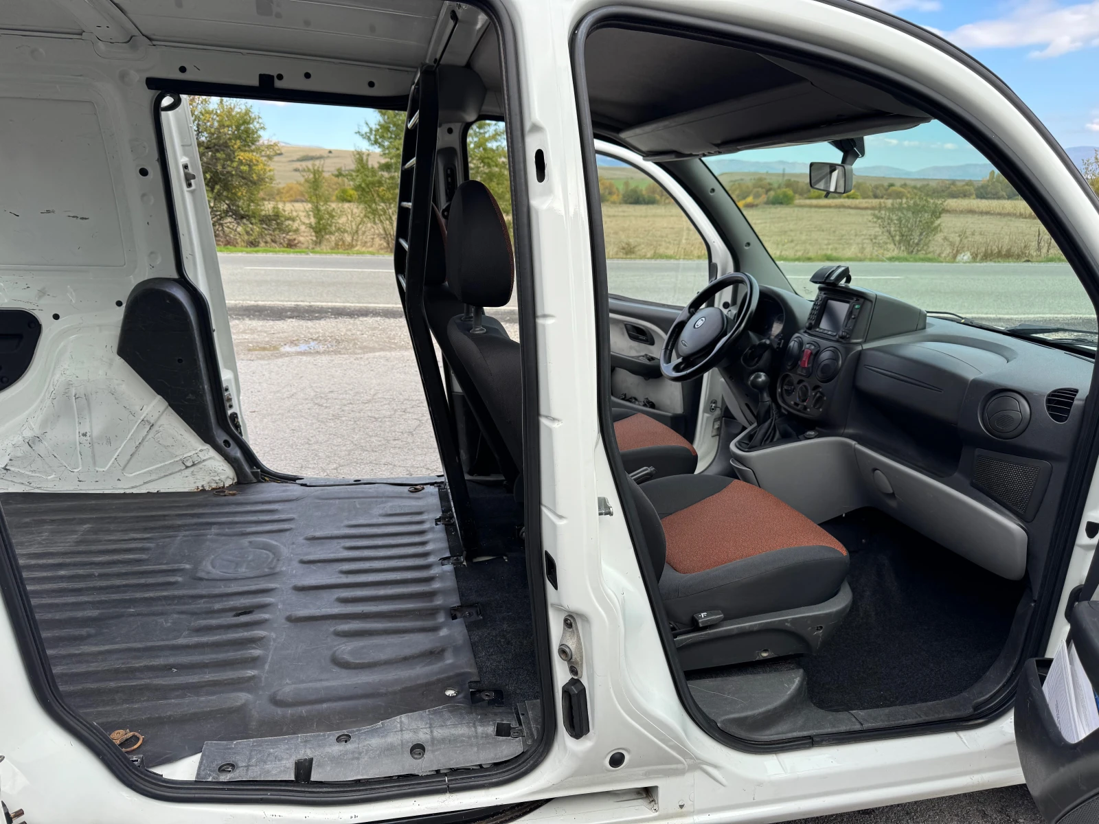 Fiat Doblo 1.9JTD-Navi 2странични вратии - изображение 9