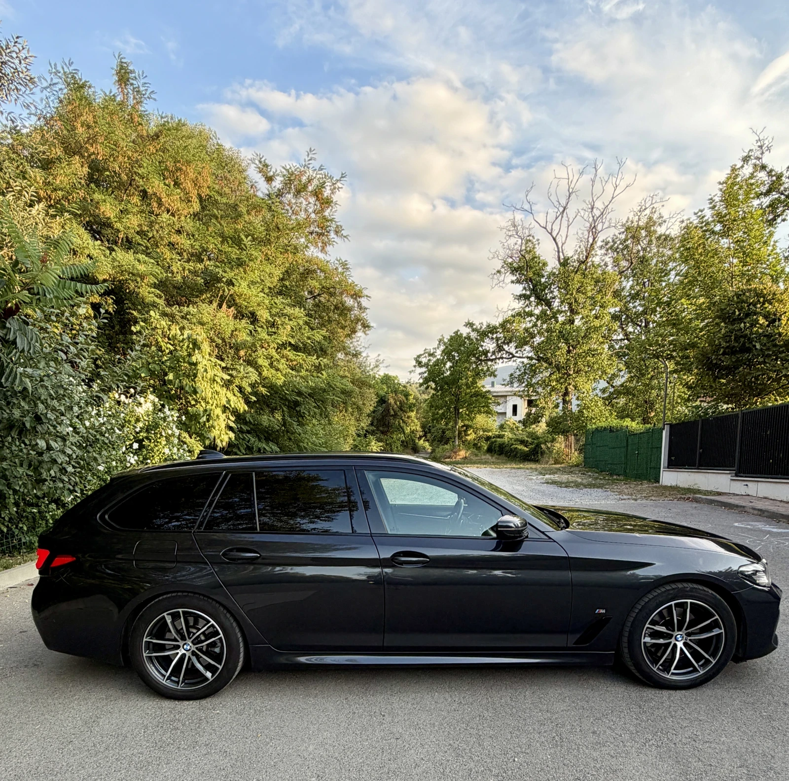 BMW 530  520d xDrive Face.M Packet Mild Hybrid FULL MAXXS, снимка 5 - Автомобили и джипове - 54876141