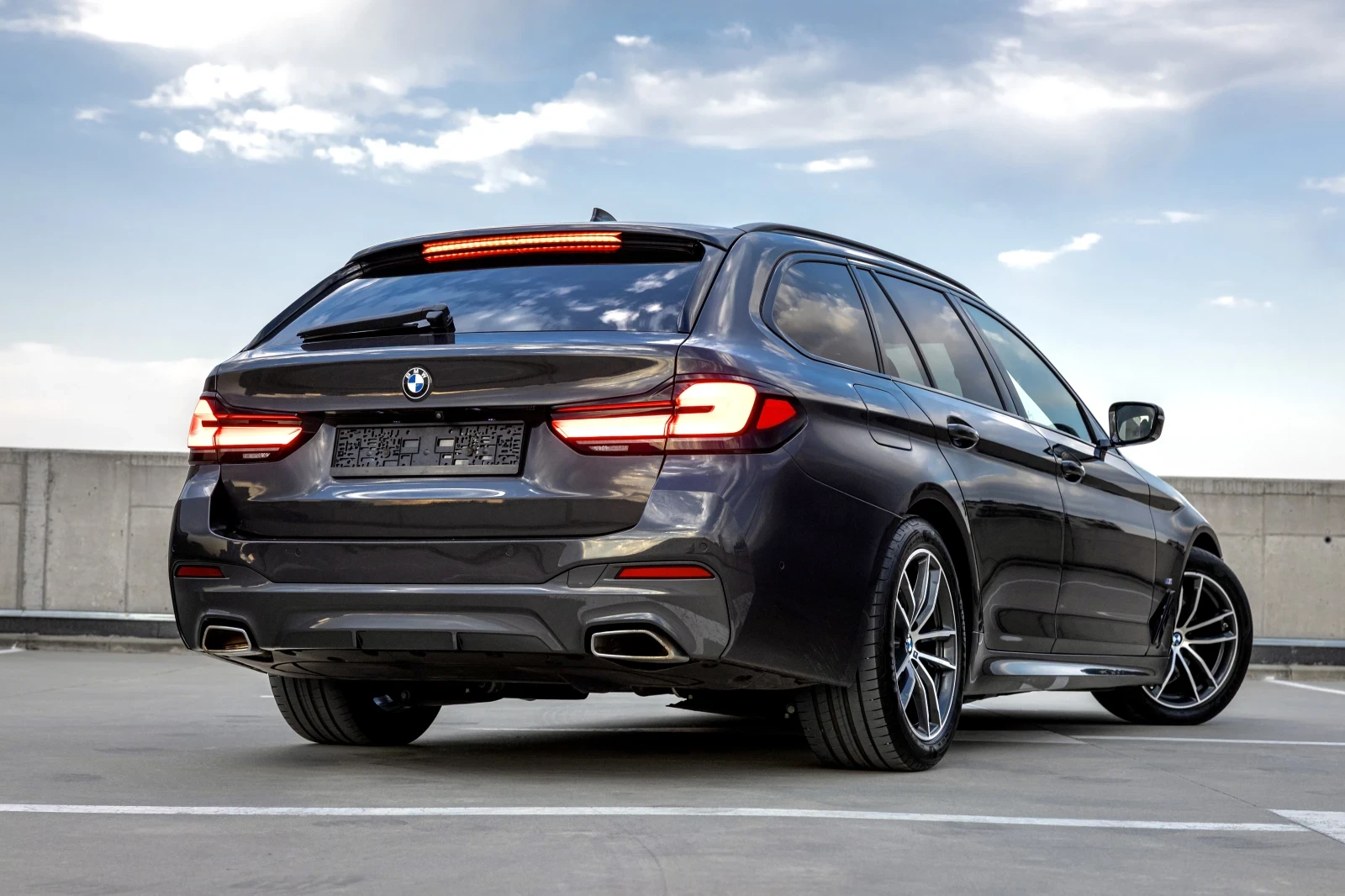 BMW 530  520 d xDrive Facelift M PACKET  Mild Hybrid FULL, снимка 2 - Автомобили и джипове - 53841924