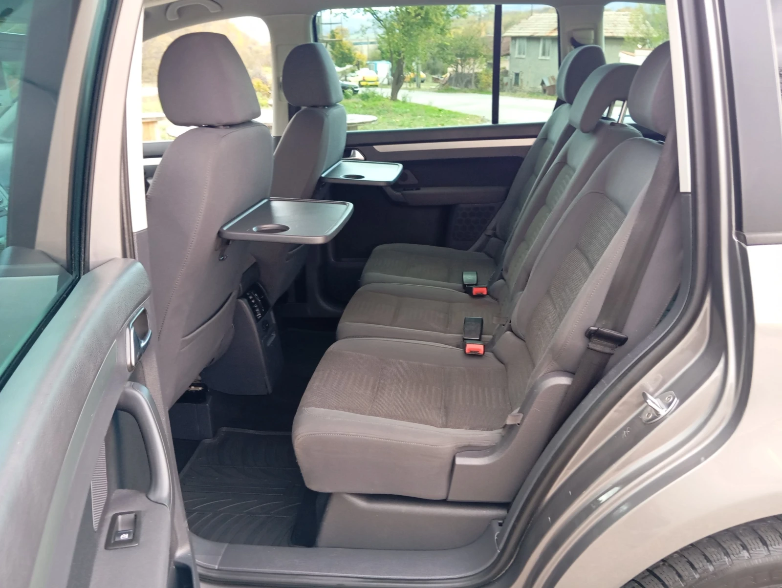 VW Touran 1.9-D-105-6+ 1-NAVI- | Mobile.bg   12