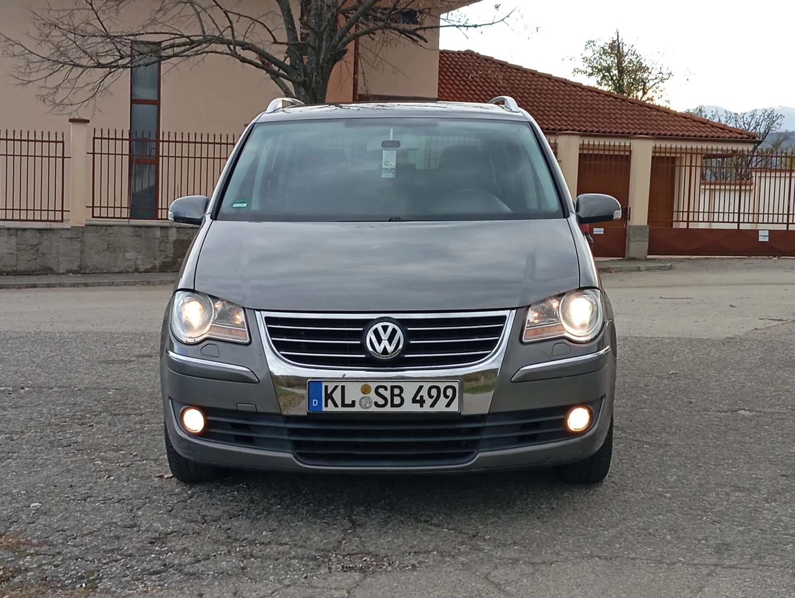 VW Touran 1.9-D-105кс-6+ 1м-NAVI-КЛИМАТРОНИК - изображение 2