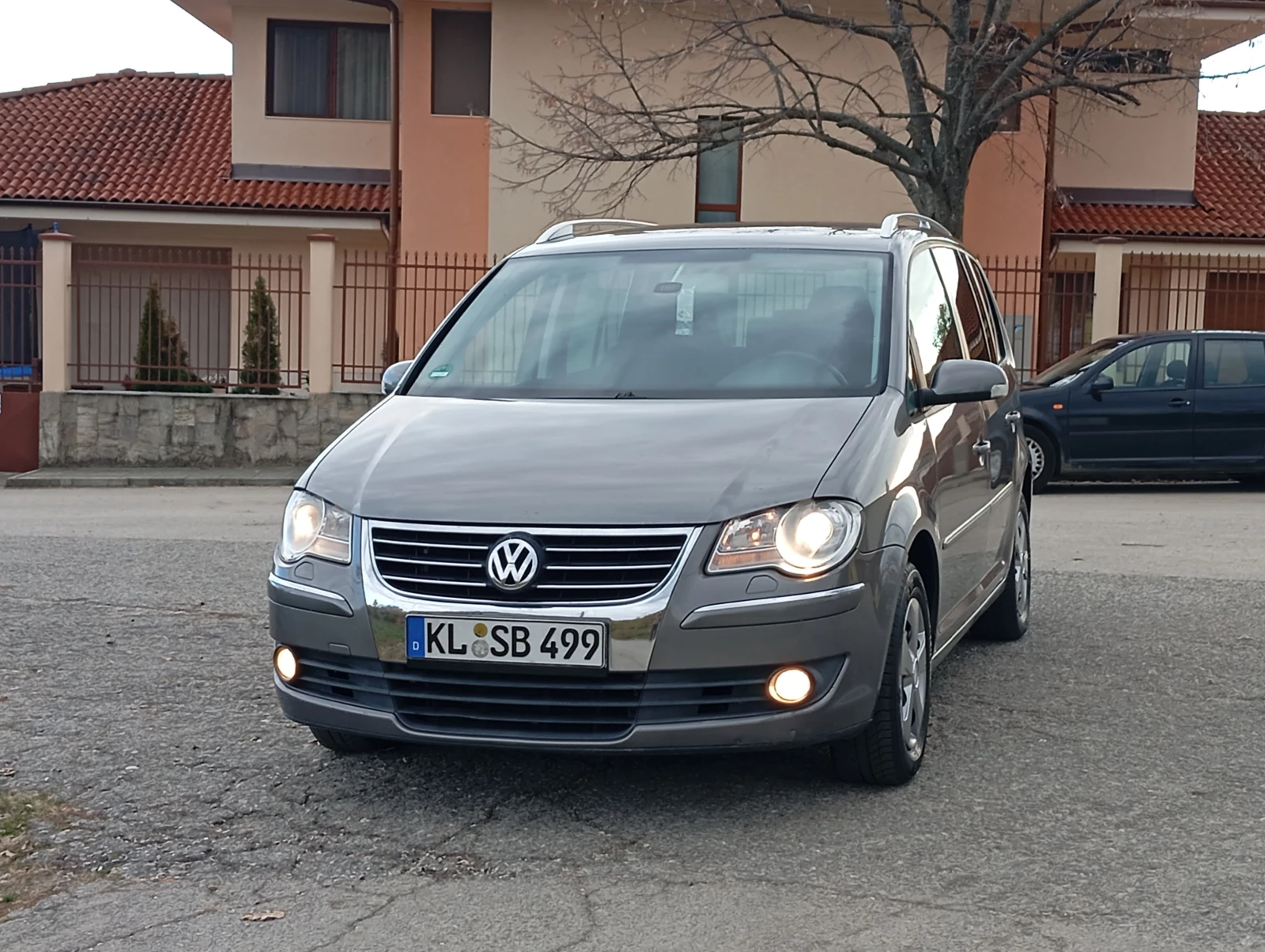 VW Touran 1.9-D-105-6+ 1-NAVI- | Mobile.bg   1