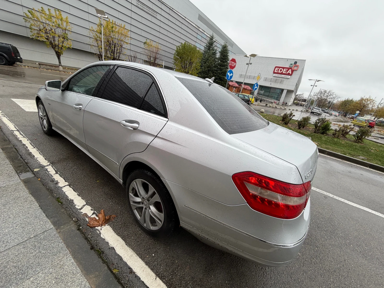 Mercedes-Benz E 220 Elegance* Кожа* Нави - изображение 6