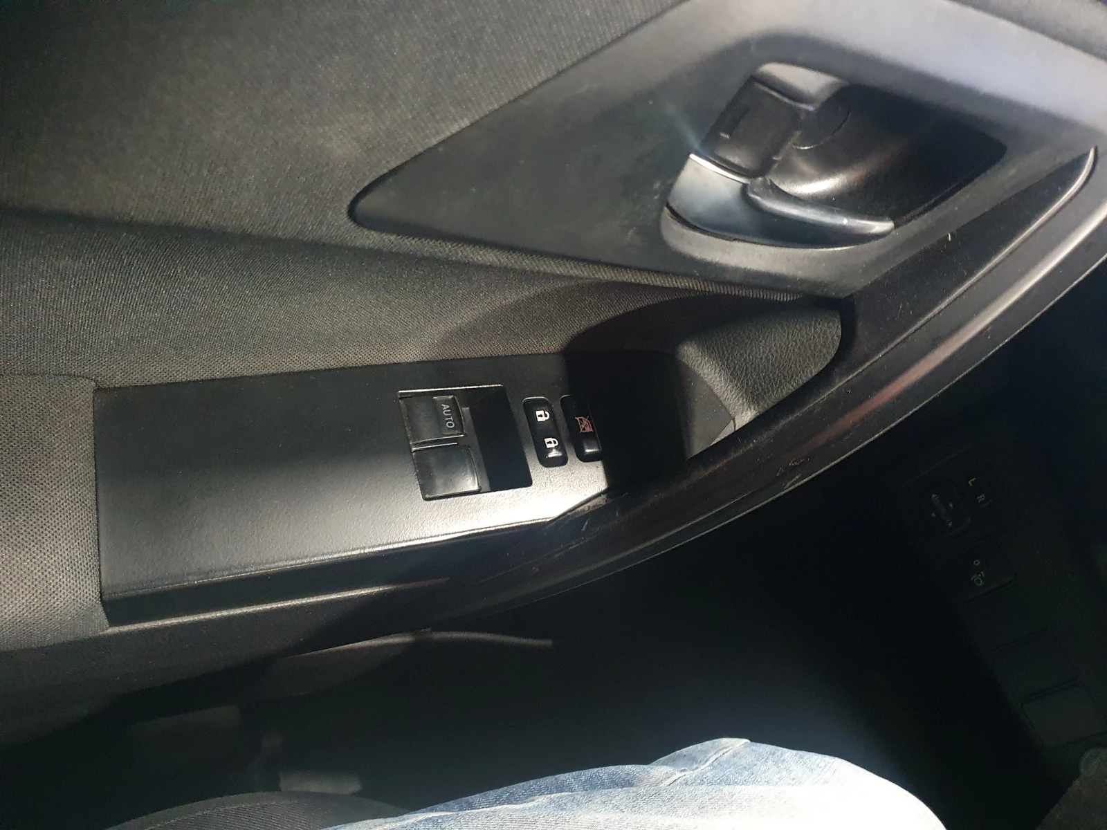 Toyota Auris  - изображение 9