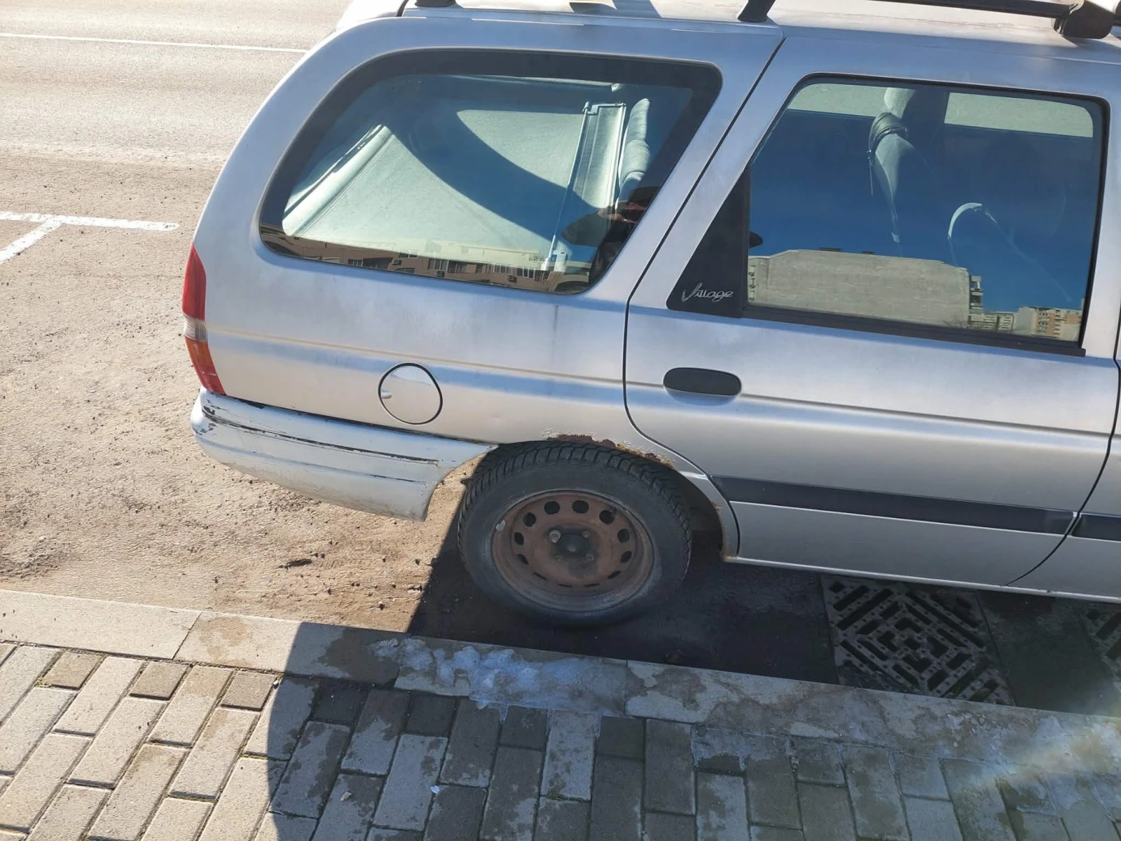 Ford Escort 1.6I - изображение 7