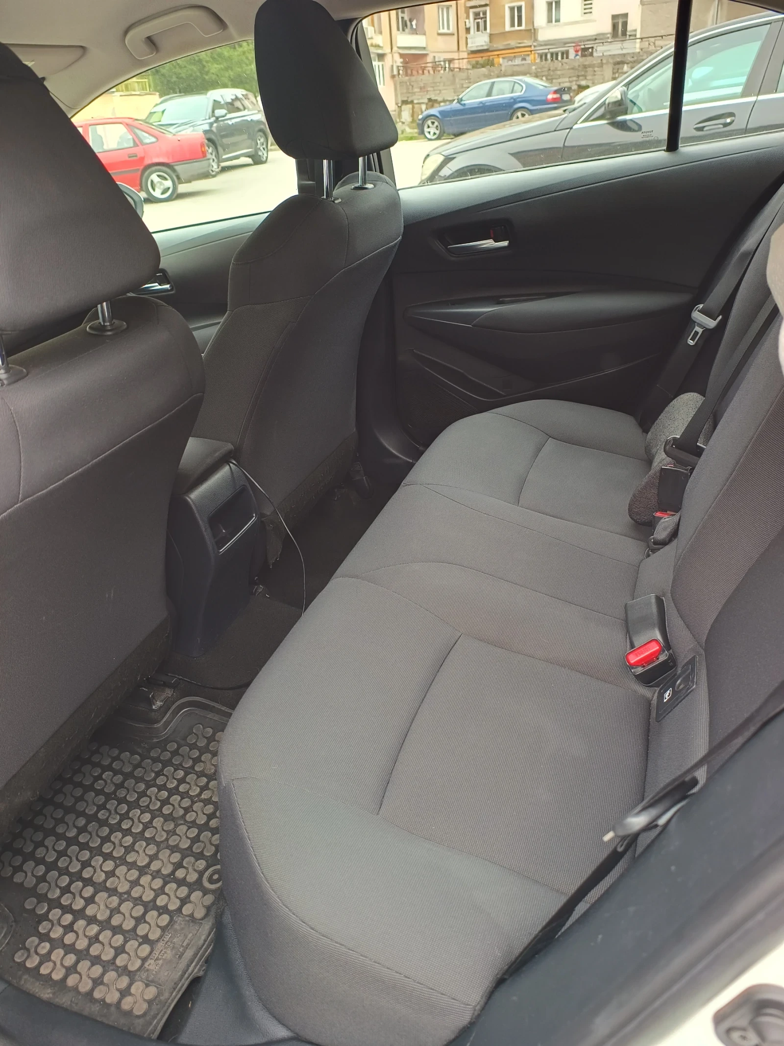 Toyota Corolla 1.6 vvti 132hp, снимка 9 - Автомобили и джипове - 54154612