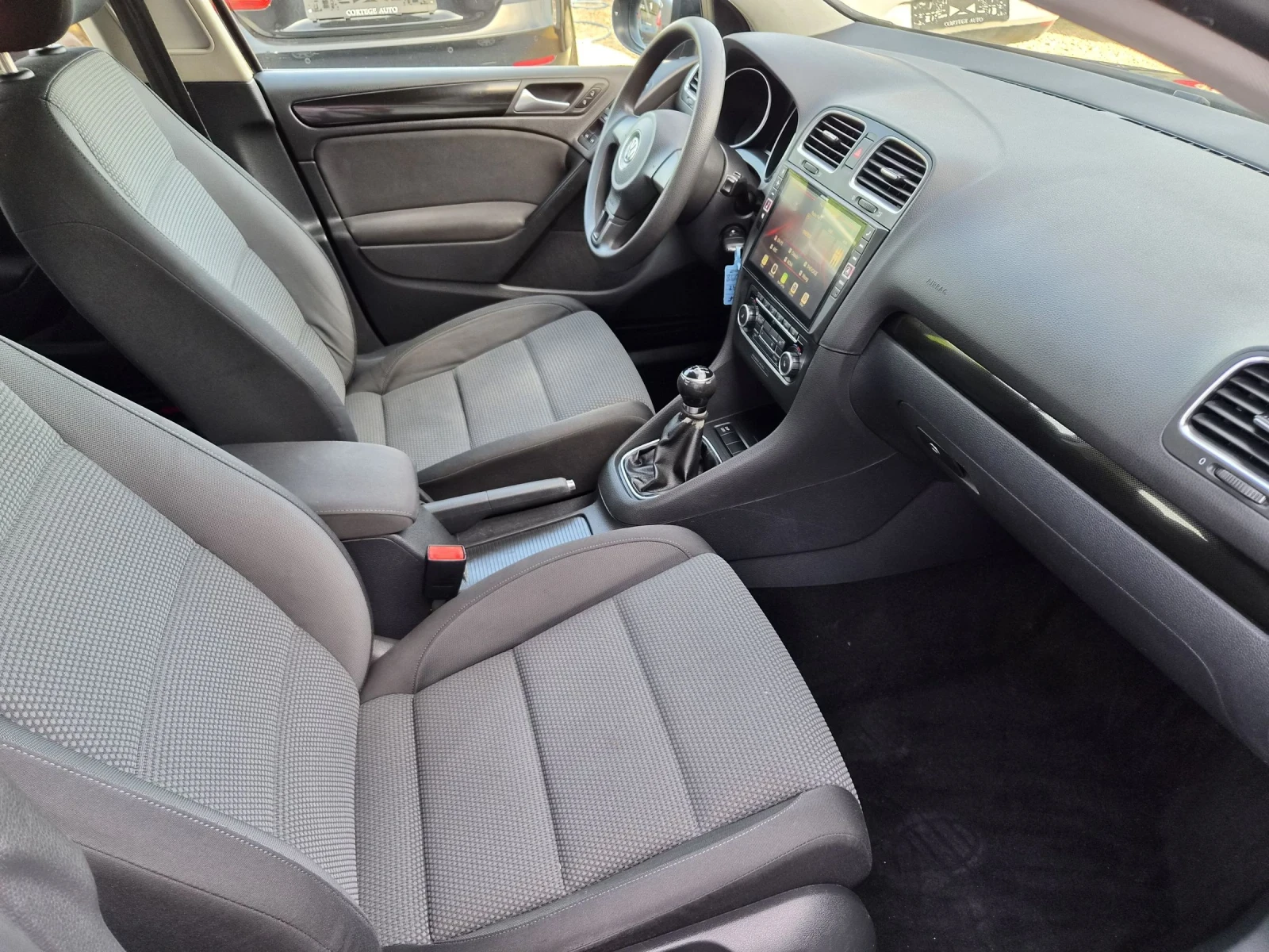 VW Golf 2.0TDI, снимка 9 - Автомобили и джипове - 54825058