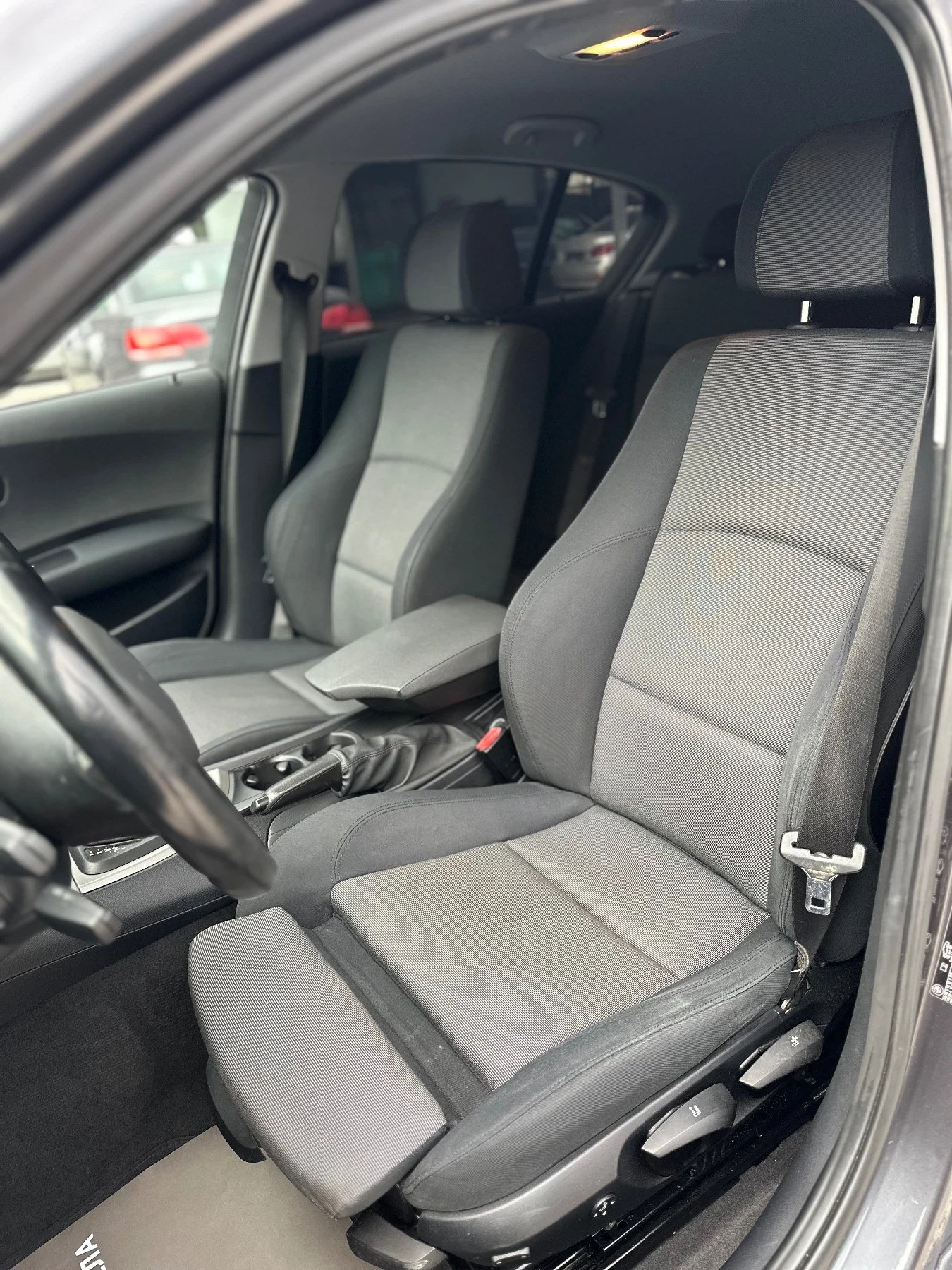 BMW 120 ПОДГРЕВ / КСЕНОН / ПАРКТРОНИК, снимка 10 - Автомобили и джипове - 55791112