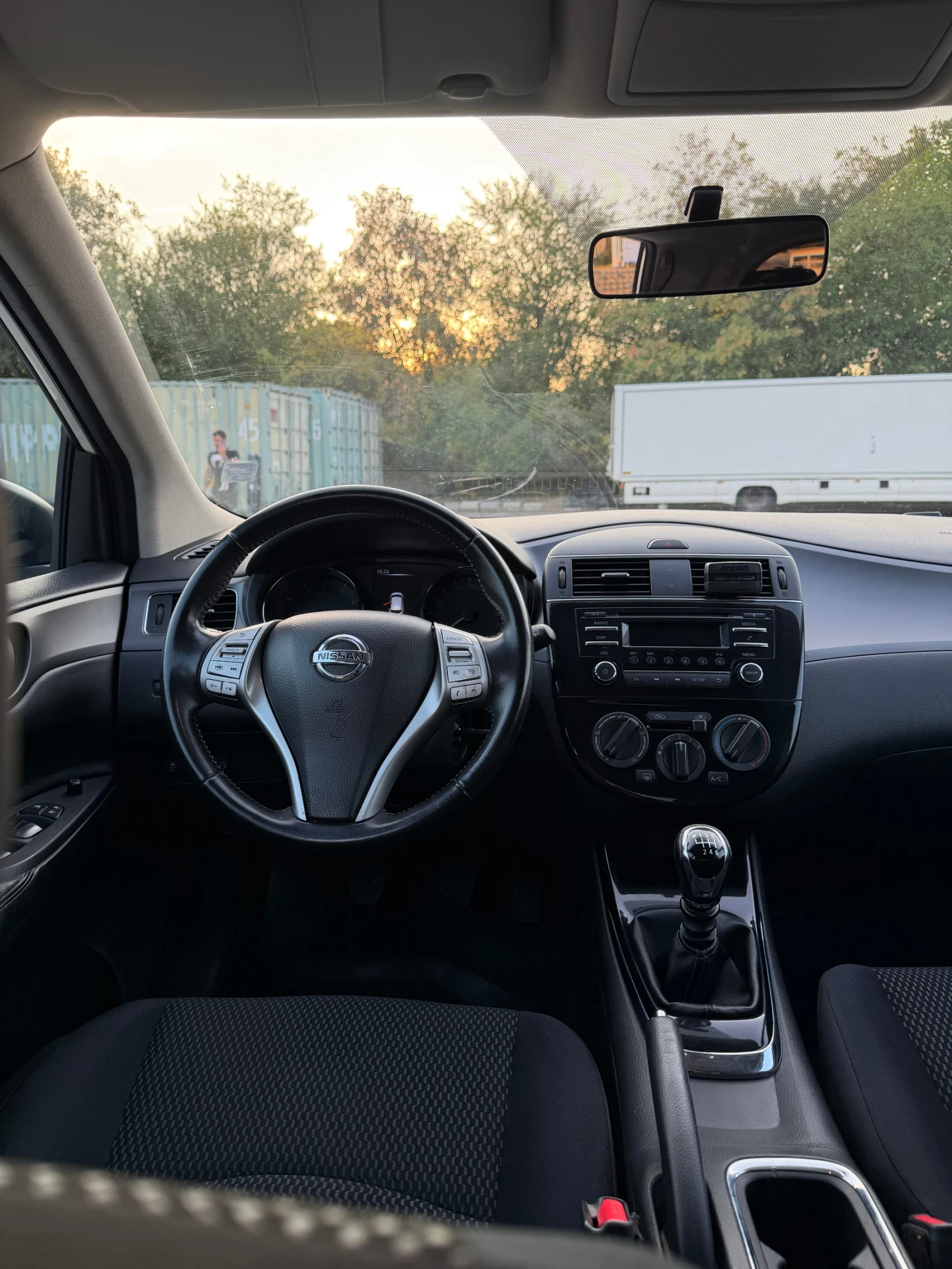 Nissan Pulsar, снимка 8 - Автомобили и джипове - 55826026