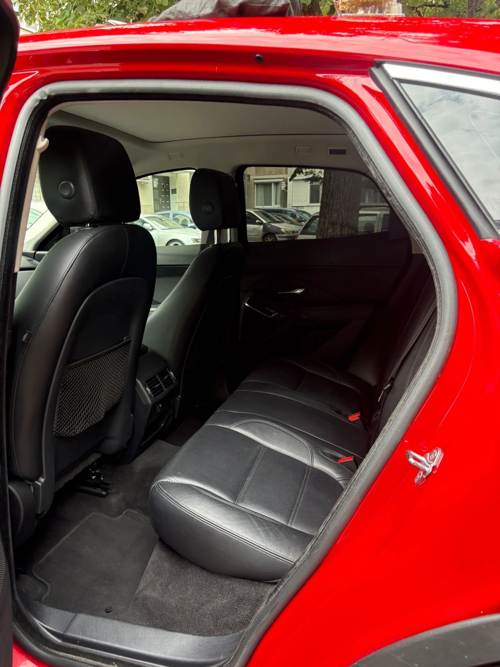 Jaguar E-pace, снимка 10 - Автомобили и джипове - 55938514