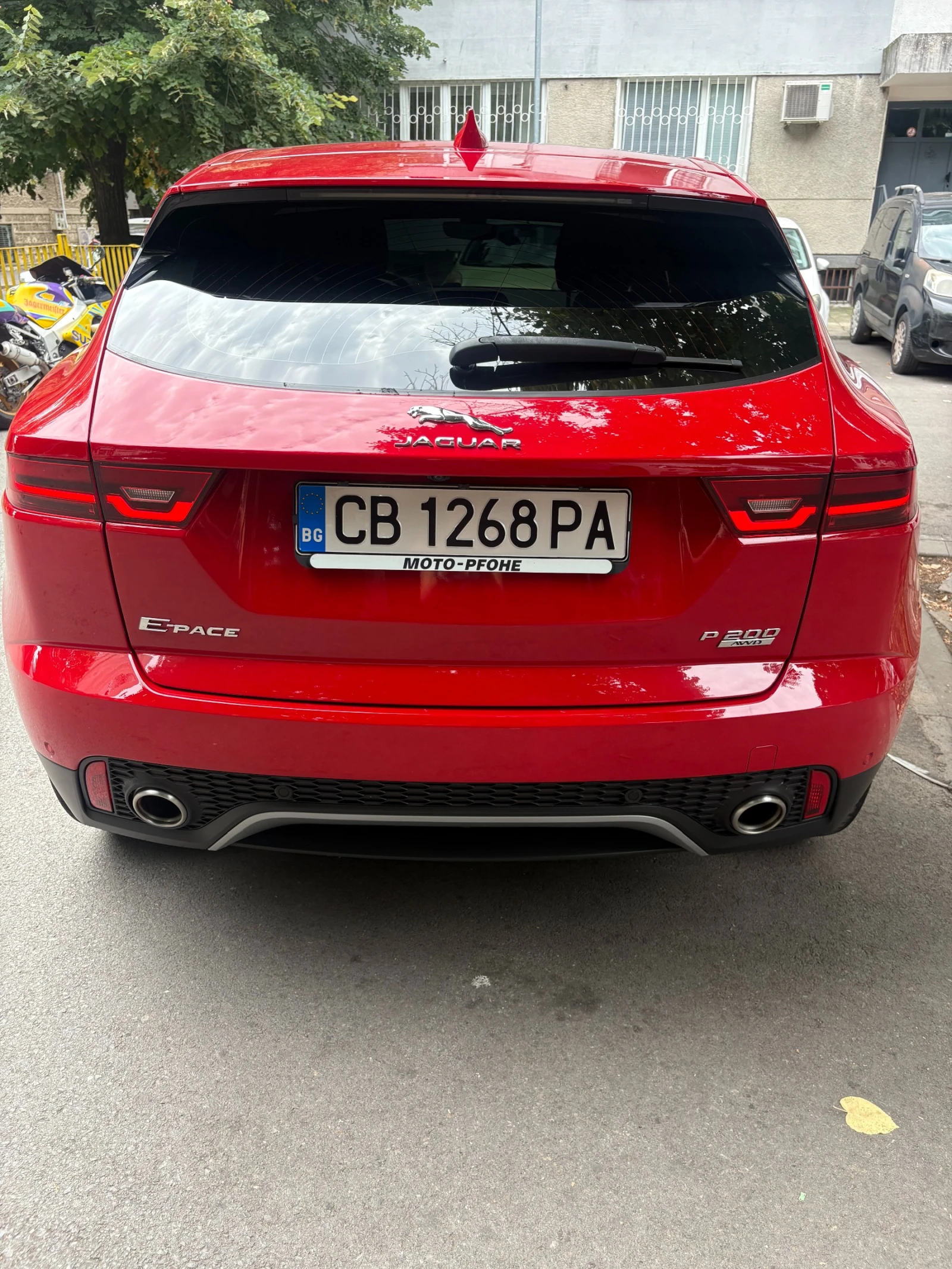 Jaguar E-pace, снимка 8 - Автомобили и джипове - 55938514