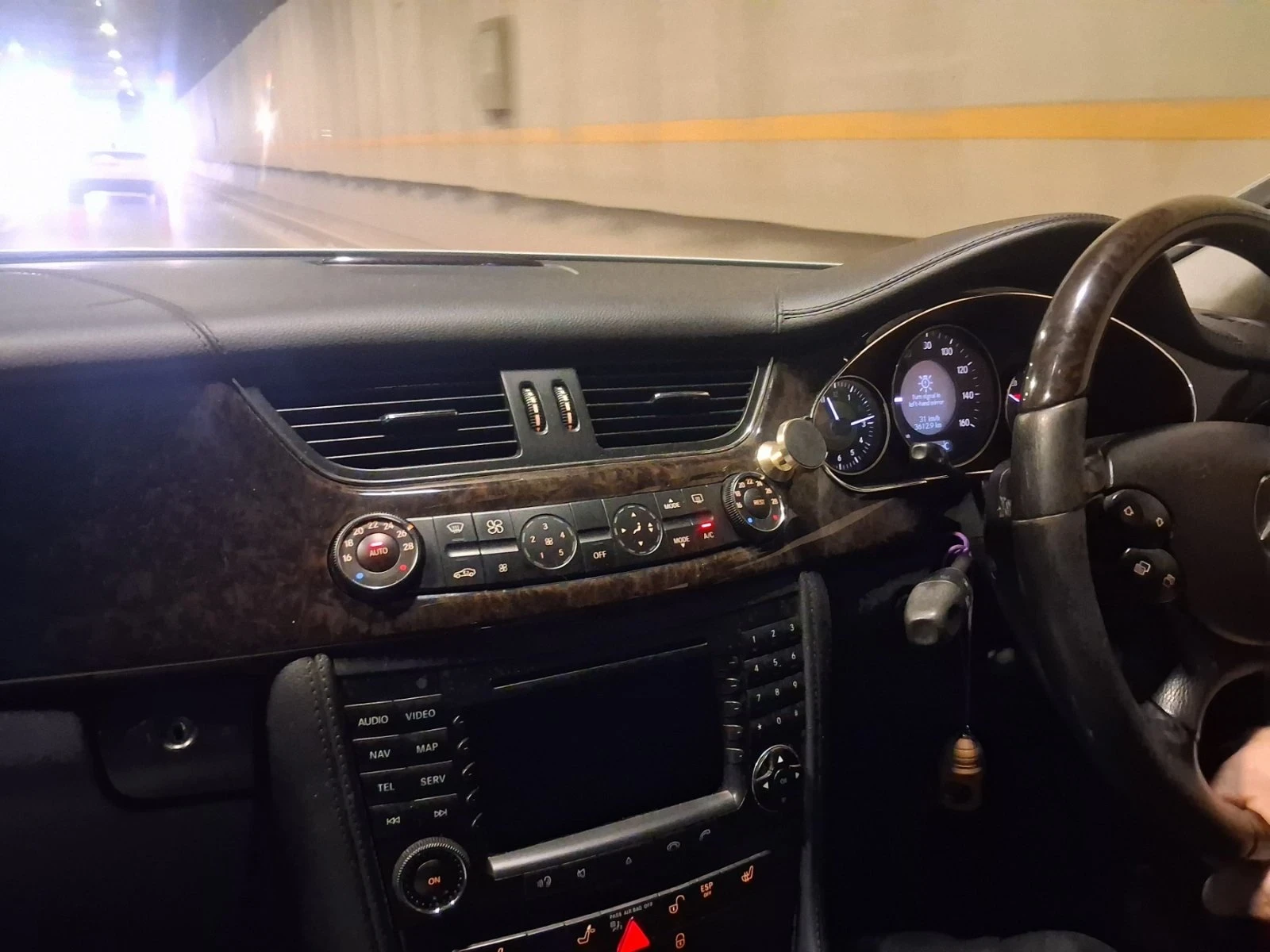 Mercedes-Benz CLS, снимка 10 - Автомобили и джипове - 56021897