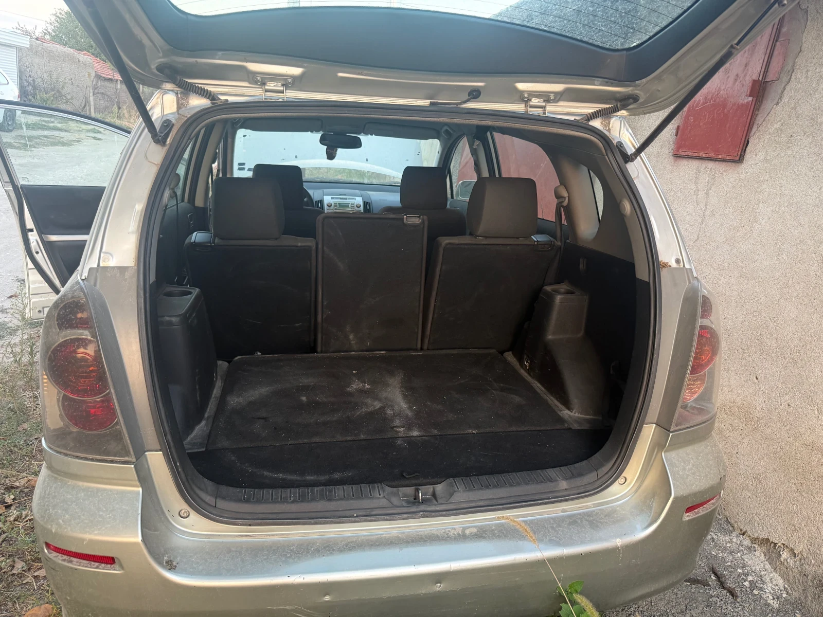 Toyota Corolla verso, снимка 6 - Автомобили и джипове - 56120540